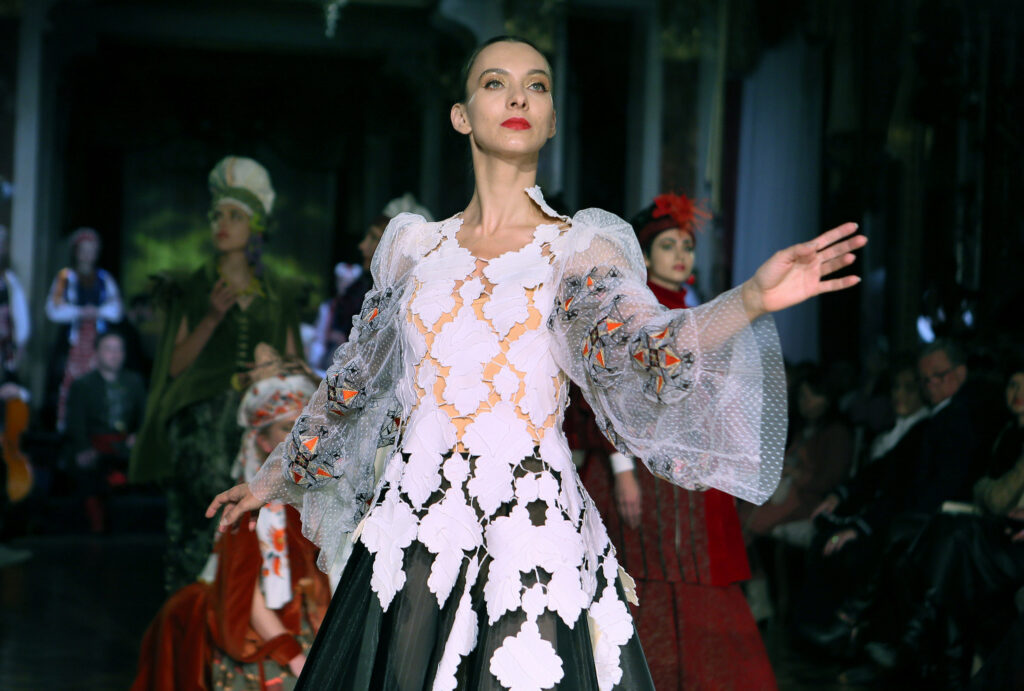 defile-vystava_ROZMOVA_PTAKHIV_Karavanska_and_Polovynka_(KRAVS-X)_5199