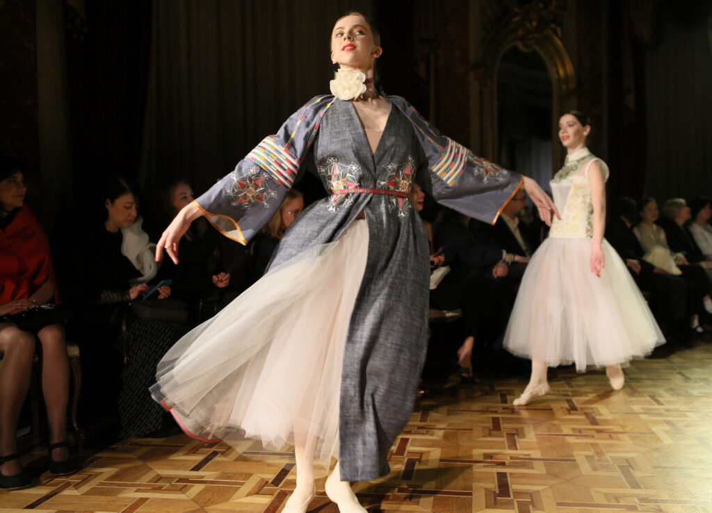 defile-vystava_ROZMOVA_PTAKHIV_Karavanska_and_Polovynka_(KRAVS-X)_5479