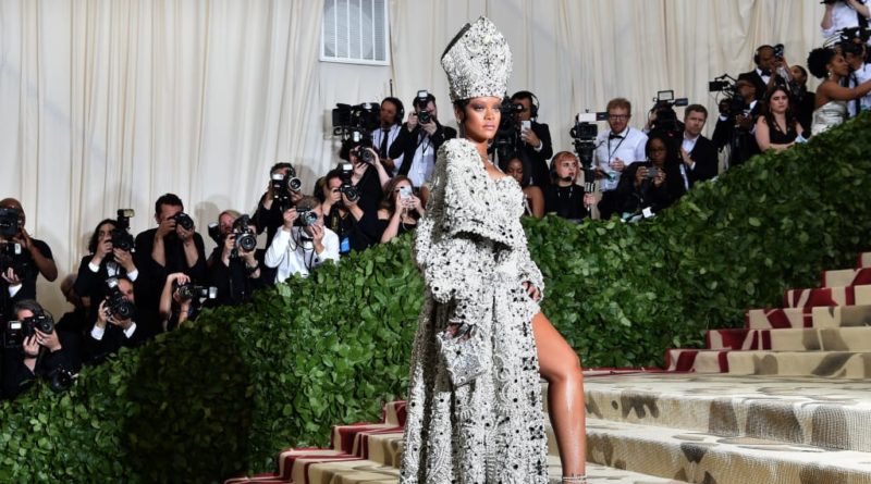 http_cdn.cnn.comcnnnextdamassets180507213251-37-met-gala-red-carpet-rihanna